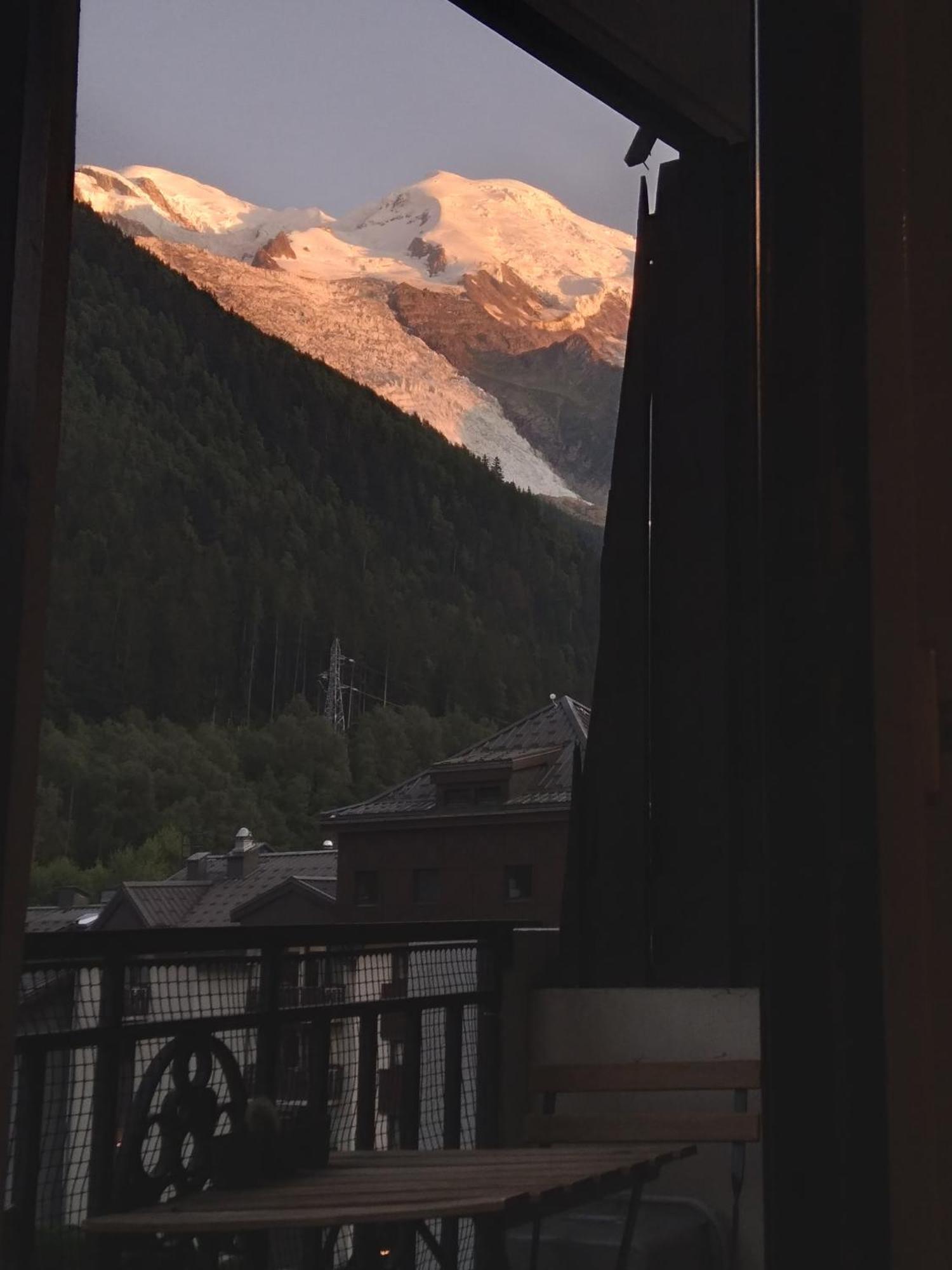 Cocon Douillet Au Pied De L'Aiguille Du Midi Apartment Шамони Стая снимка